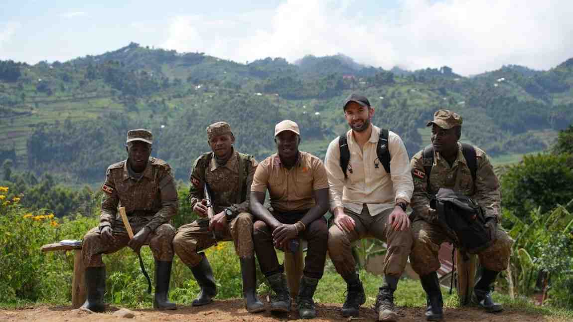 gorilla-trekking-uganda-bwindi gorilla-trekking-uganda-bwindi